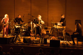 Eivör in Action