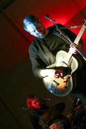 Marius Ziska mit E-Gitarre